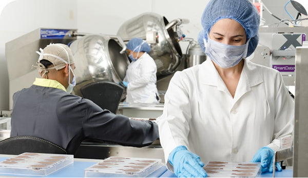 Clinical Report: The Biocompatibility of Cyanoacrylate Tissue Adhesive in Conjunction with a Collagen Membrane for Providing Soft and Hard Tissue Regeneration in Extraction Socket Preservation Procedures